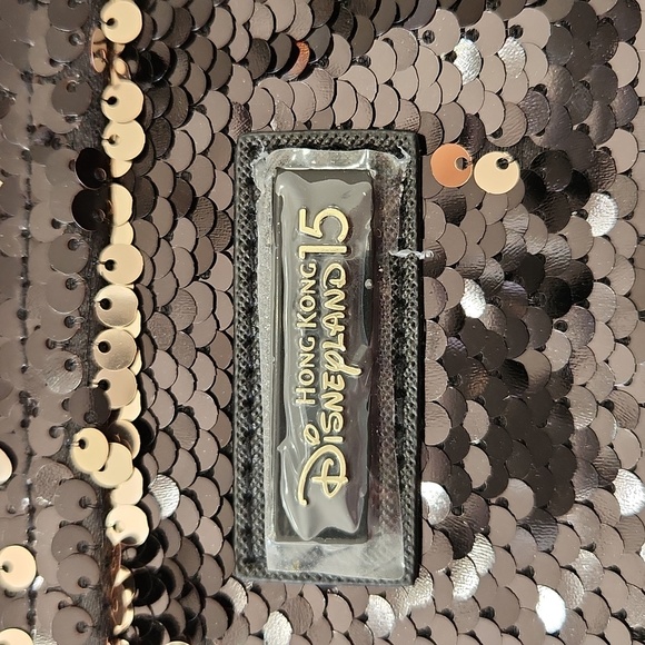 Disney Hong Kong 15th Anniversary Sequin Purse - Picture 6 of 6